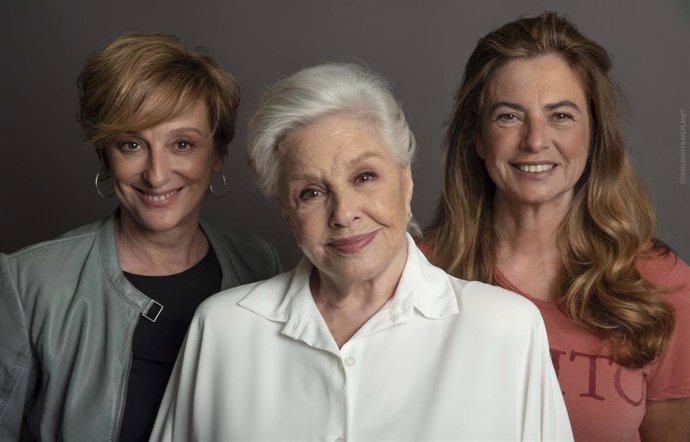 Archivo - Zaragoza.- La propuesta teatral 'Adictos', con Lola Herrera y Ana Labordeta, llega al Principal el 12 de enero