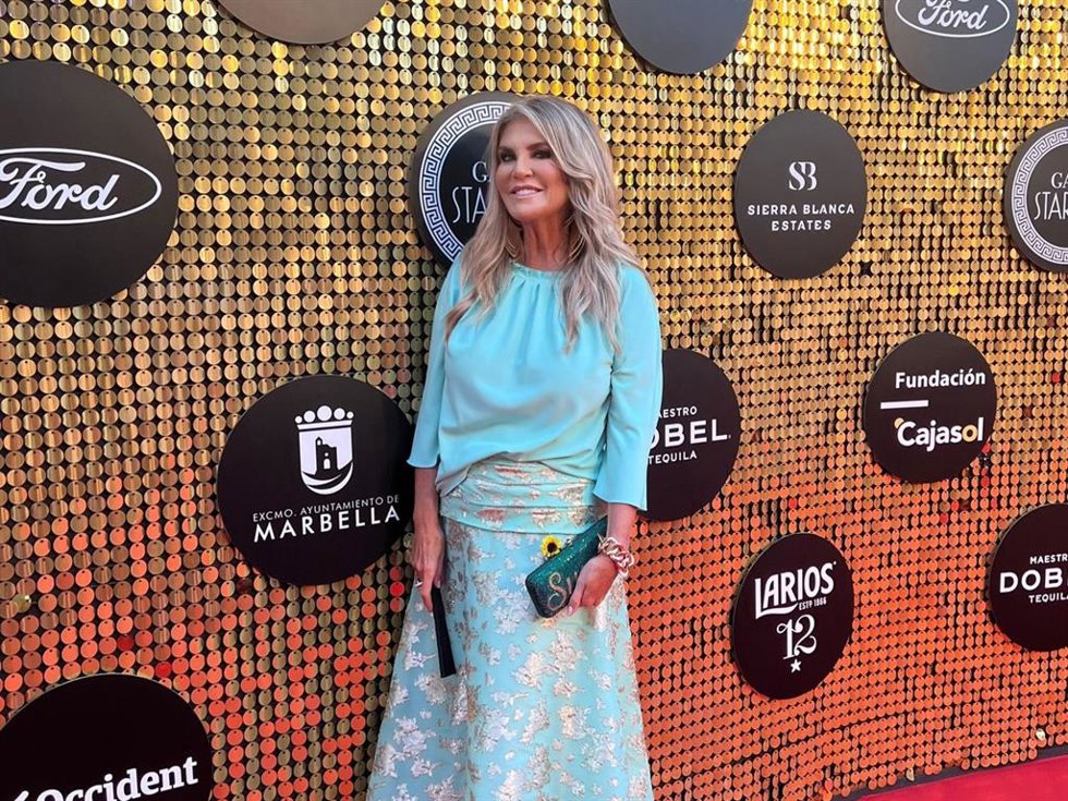Susana Uribarri con un diseño de Alejandro de Miguel
