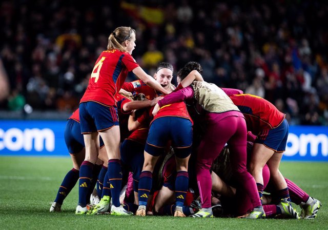 Las jugadoras de la selección española celebran el 2-1 de Olga Carmona en la semifinal del Mundial ante Suecia