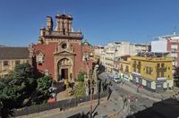 El Ayuntamiento de Sevilla asumirá la conservación del ficus de San Jacinto y el compás del templo será espacio público