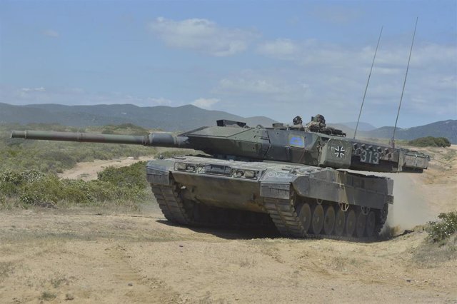 Archivo - Un tanque Leopard en uso (Archivo)