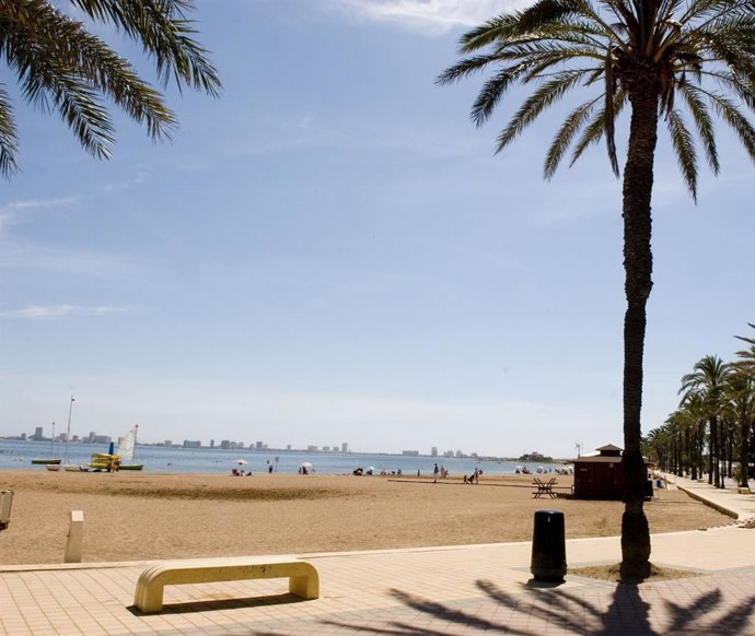 Archivo - Playa de Mar de Cristal