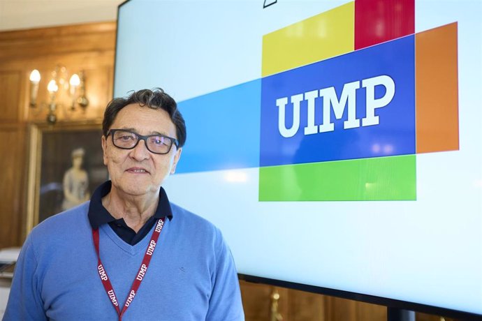 El diseñador Manuel Estrada en la UIMP