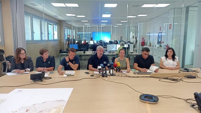 Rueda de prensa sobre el incendio forestal declarado en Arafo, en Tenerife