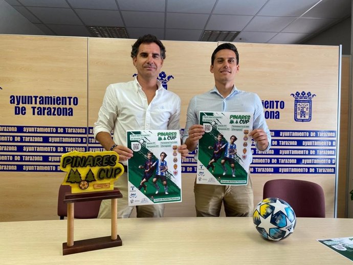 El concejal de Deportes, Pablo Escribano, y el director de la Pinares Cup, José Luis González.
