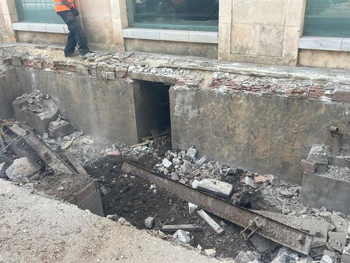 Rotura de una cañería de la red de agua de Portocolom