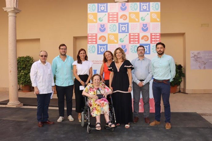 La diputada provincial Carmen Martínez ha participado este miércoles en la presentación de la gala, organizada por la Asociación Cultural Folklórica Abul-Beka de Ronda y en la que también colaboran el Ayuntamiento de Ronda y la Fundación Unicaja.