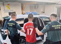 Guardia Civil detiene a un joven que utilizaba vehículos del taller mecánico de su padre para robar en casas