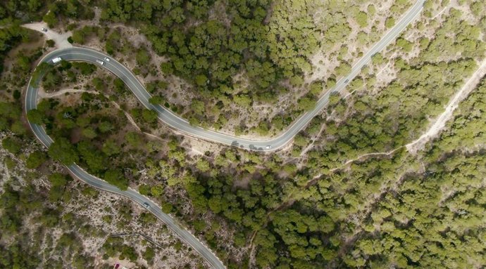 Archivo - La carretera de la Mola, en Formentera.