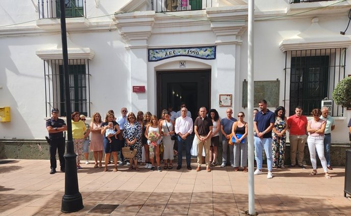 Minuto de silencio en el Ayuntamiento de Manilva.