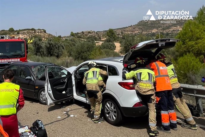 Muere una persona y dos resultan heridas en un choque frontal de dos vehículos, en la A-1412, en Majaleón (Teruel).