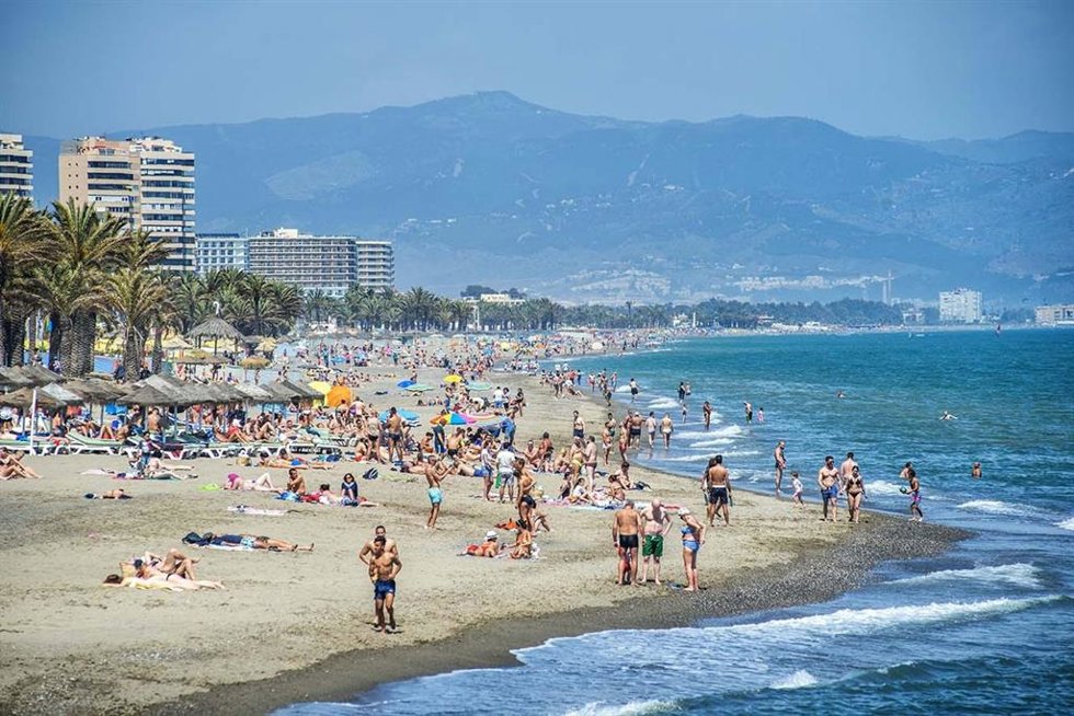 Vista de una playa de Torremolinos.