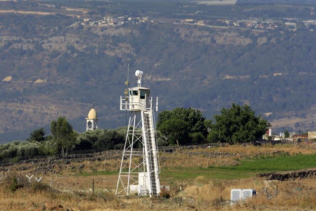 Archivo - BEIRUT, July 13, 2023  -- This photo taken on July 12, 2023 shows a United Nations Interim Force in Lebanon (UNIFIL) watch tower overlooking the Lebanese part of the town of Ghajar. UNIFIL on Wednesday urged Lebanon and Israel to stop any action
