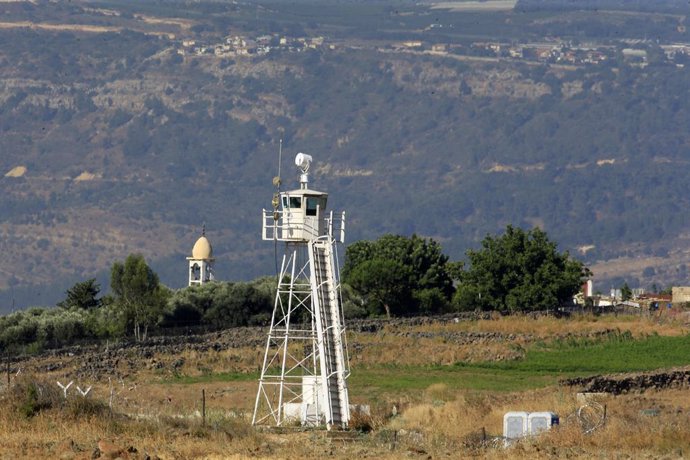 Archivo - BEIRUT, July 13, 2023  -- This photo taken on July 12, 2023 shows a United Nations Interim Force in Lebanon (UNIFIL) watch tower overlooking the Lebanese part of the town of Ghajar. UNIFIL on Wednesday urged Lebanon and Israel to stop any acti