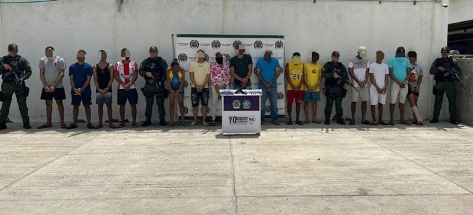 Presuntos miembros del grupo armado Clan del Golfo detenidos por la Policía de Colombia