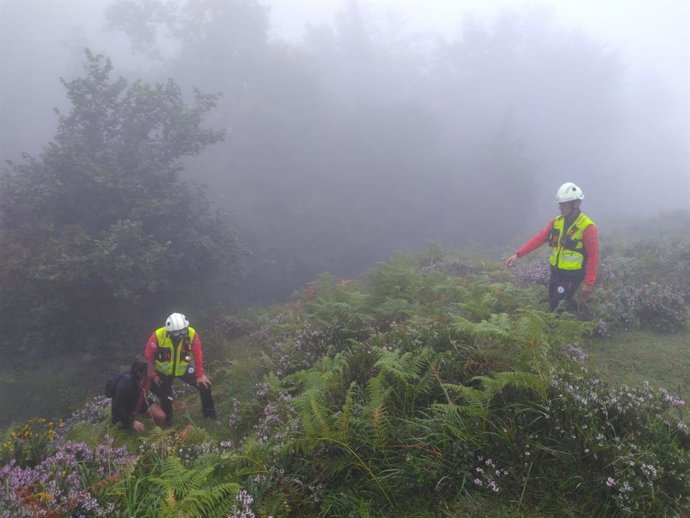 Efectivos del 112 ayudan a la senderista