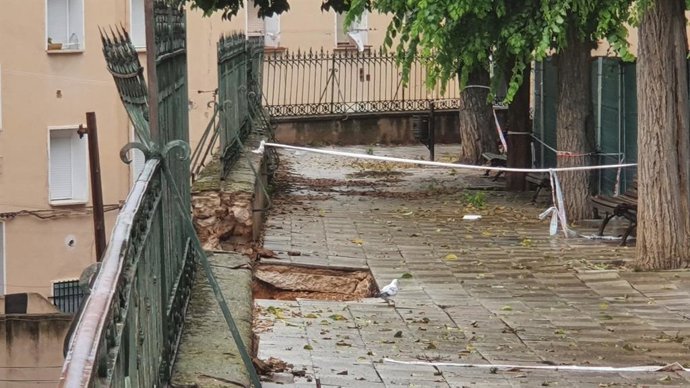 Archivo - El Ayuntamiento de Cuenca acomete una actuación de urgencia en elmuro de la calle Ramiro de Maeztu