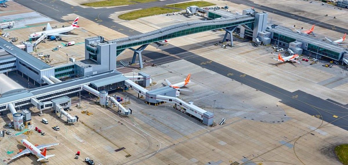 Ground service workers at Gatwick airport (London) called for an eight-day strike