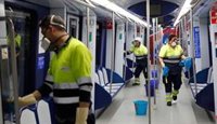 La Comunidad de Madrid invierte 3 millones en la limpieza de los 300 kilómetros de vías de Metro