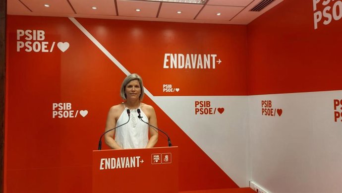 La consellera insular del PSIB, Sofía Alonso, en una comparecencia de prensa en la sede del PSIB.