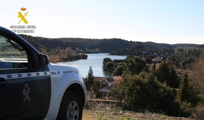 La Guardia Civil detiene a dos personas por el robo en un restaurante del parque natural de las Lagunas de Ruidera.