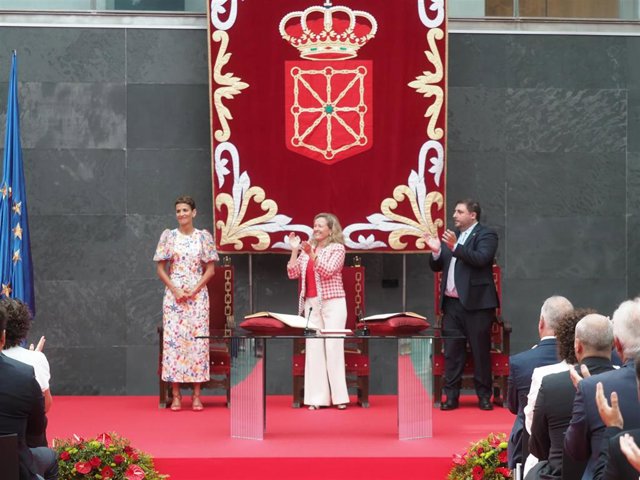 Nadia Calviño en el acto de toma de posesión de María Chivite como presidenta de Navarra.