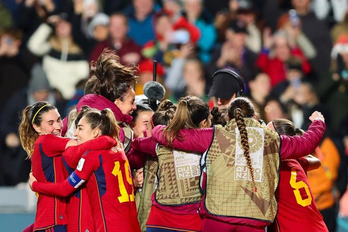 Las futbolistas de España celebran un gol en la Copa Mundial.