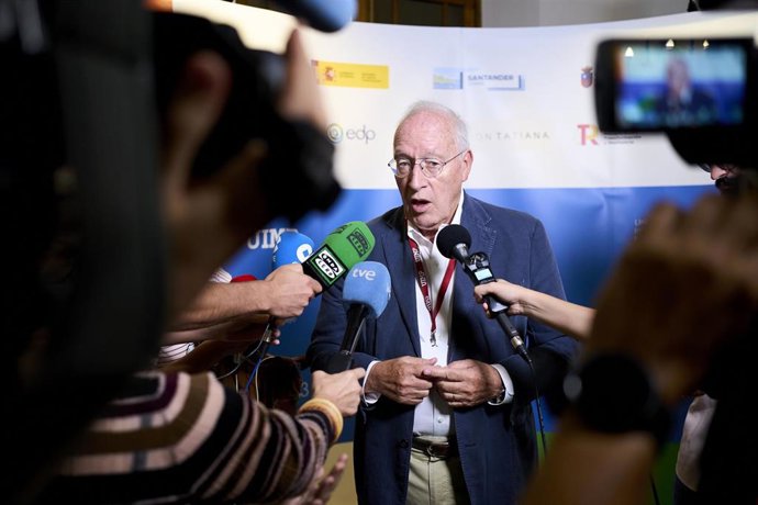 El consejero de Estado Manuel Pizarro, en declaraciones a la prensa.