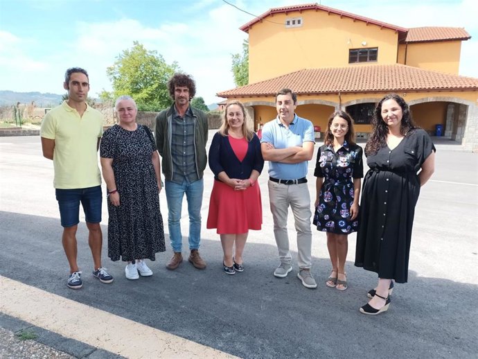 Lydia Espina, en el centro