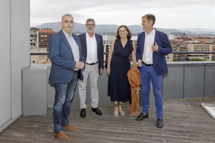 El Consejero De Fomento, Ordenación Del Territorio Y Medio Ambiente, Roberto Media, Se Reúne Con El Presidente De CEOE, Enrique Conde Y Otros Miembros De La Patronal