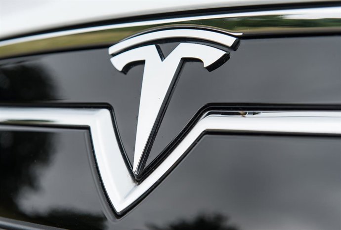 Archivo - Logo de la marca Tesla. 