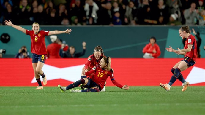 Olga Carmona (centre) of Spain celebrates her match winning goal during the FIFA Women's World Cup 2023 Semi Final soccer match between Spain and Sweden in Auckland, New Zealand, Tuesday, August 15, 2023. (AAP Image/Brett Phibbs) NO ARCHIVING, EDITORIAL U