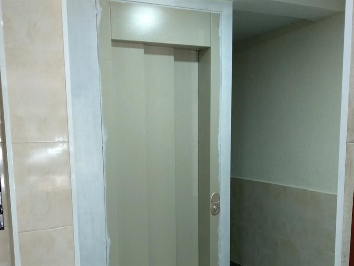 Archivo - Edificio con ascensor