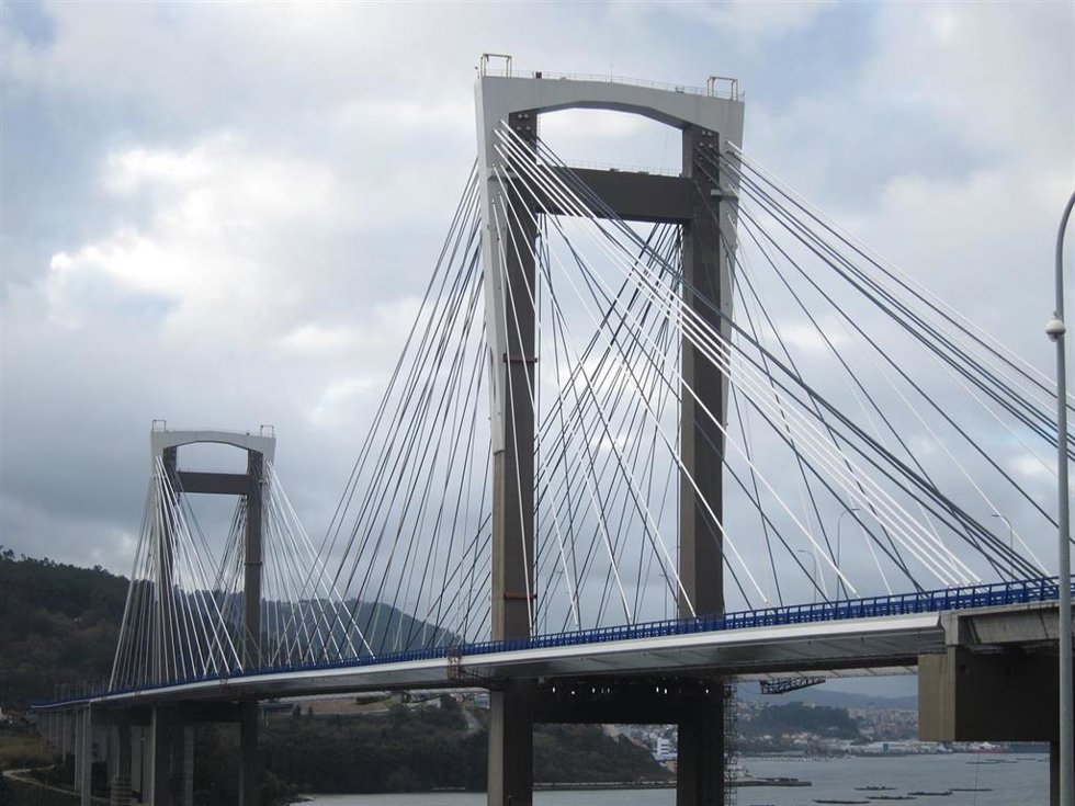 Archivo - Puente de Rande, en la Ap-9, sobre la ría de Vigo.