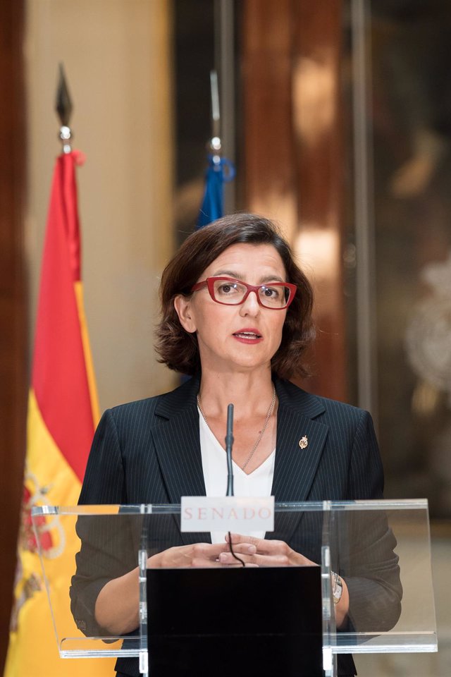 La portavoz del grupo socialista en el Senado, Eva Granados ofrece declaraciones a la prensa tras la Sesión Constitutiva, en el hemiciclo de la Cámara Alta, a 17 de agosto de 2023, en Madrid (España). El Congreso de los Diputados y el Senado surgidos de l