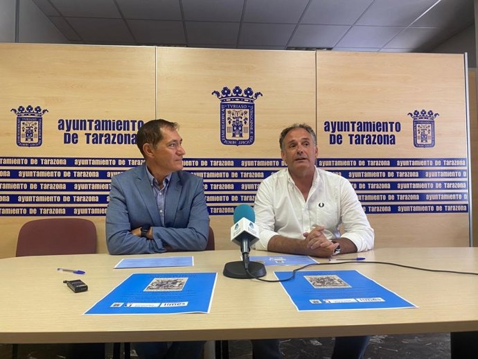 El alcalde de Tarazona, Tono Jaray, y el director del curso de verano de la URJC, Ignacio Ruiz.