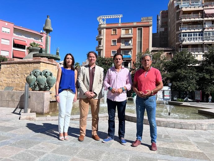 El alcalde de Jaén (2d), junto a Mónica Moreno, Manuel Carlos Vallejo y Antonio Losa.