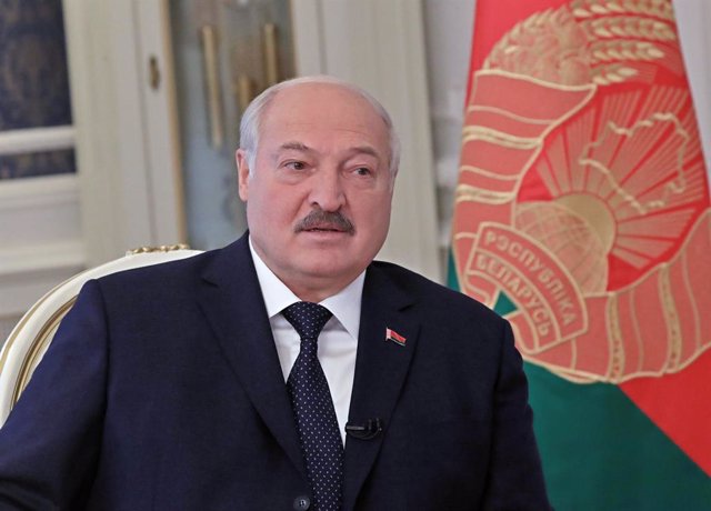 Archivo - MINSK, Feb. 27, 2023  -- Belarusian President Alexander Lukashenko speaks during an exclusive interview with Xinhua ahead of his visit to China in Minsk, Belarus, Feb. 23, 2023. TO GO WITH "Interview: 'I have the warmest, kindest memories from m
