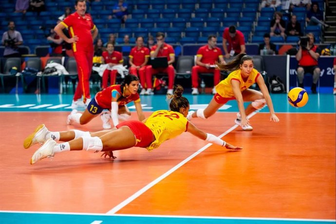 España pelea sin premio su debut en el Europeo femenino de voleibol