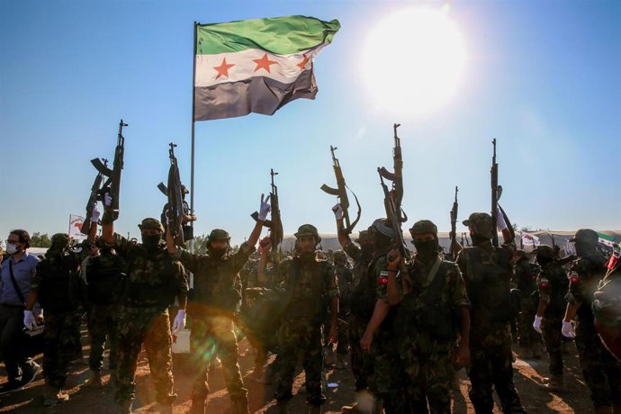 Archivo - Miliciandos del grupo de oposición armada Ejército Nacional Sirio