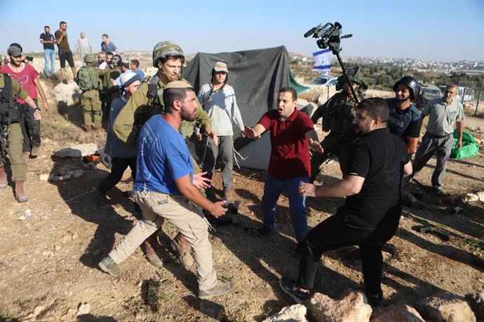 Un altercado entre colonos israelíes y palestinos en Cisjordania