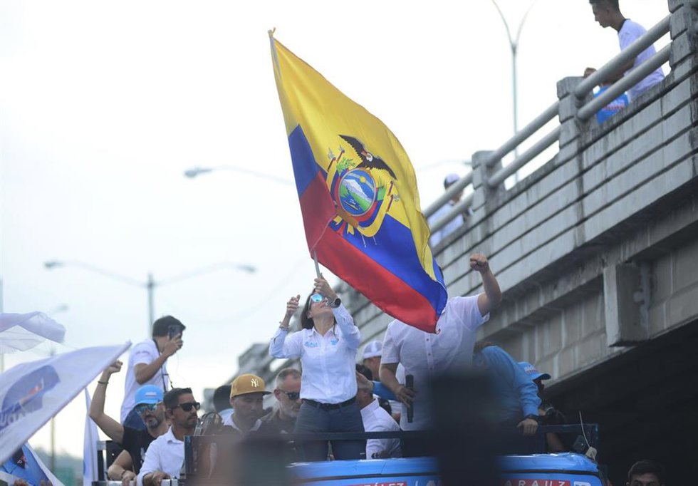 La candidata presidencial ecuatoriana Luisa González cierra campaña