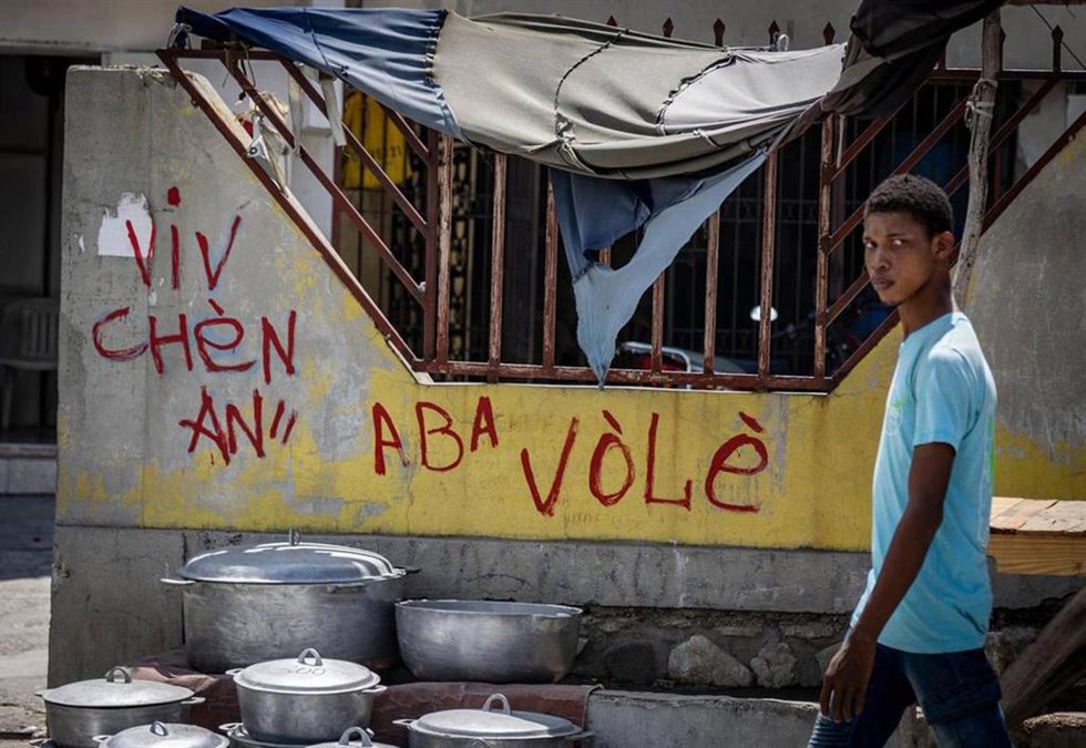 Archivo - Imagen de archivo de la violencia criminal en Haití