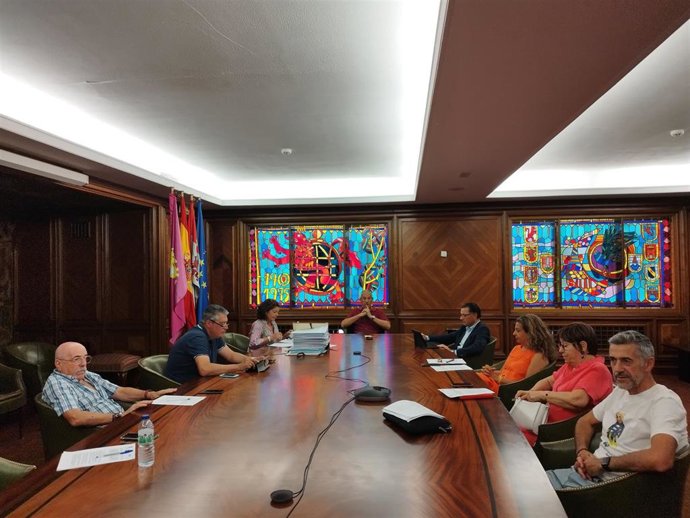 Aprobada la rehabilitación de las piscinas de La Palomera en León y la segunda fase del edificio CHF. Reunión de la Junta de Gobierno del Ayuntamiento de León.