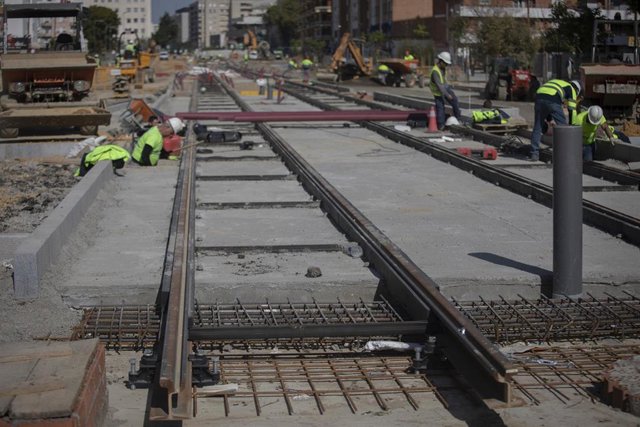 Obras en la avenida Ramón y Cajal, en la confluencia con San Francisco Javier 