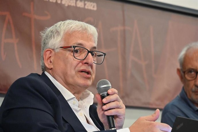 El director general de Asuntos Religiosos de la Generalitat, Carles Armengol, en una ponencia en la Universitat Catalana d'Estiu (UCE)