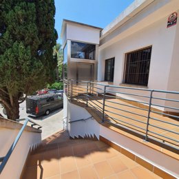 Entrada del centro de salud del Coll de'n Rabassa