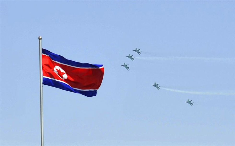 Archivo - Desfile aéreo en Corea del Norte