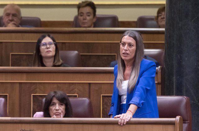 La diputada de Junts Miriam Nogueras jura la Constitució durant la Sessió Constitutiva de la XV Legislatura al Congrés dels Diputats