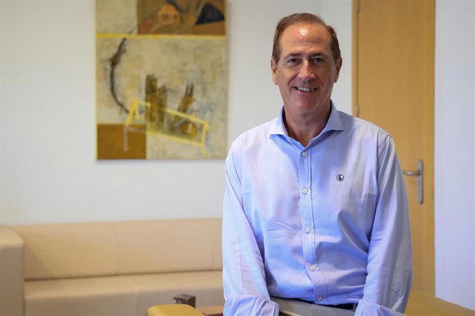 El Conseller del Mar y del Ciclo del Agua, Juan Manuel Lafuente posa para Europa Press tras una entrevista en la sede de la Conselleria del Mar y del Ciclo del Agua. 